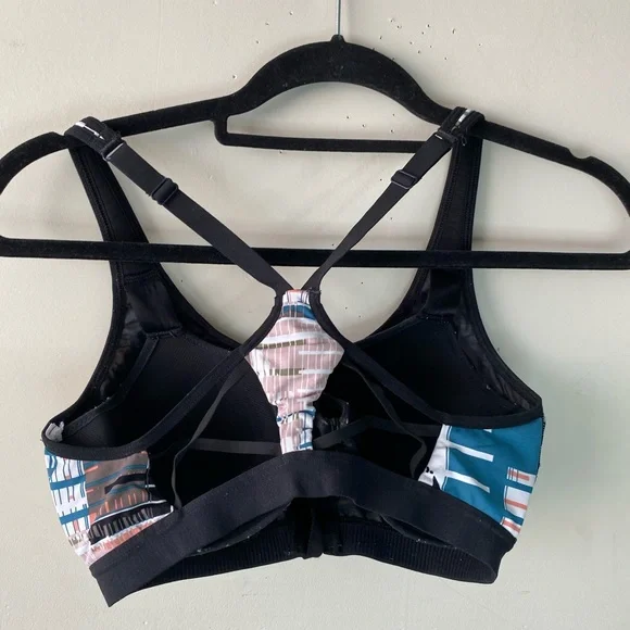 Victoria's Secret Sport Knockout Front Zip Double Enclosure Bra 34D - Picture 2 of 7